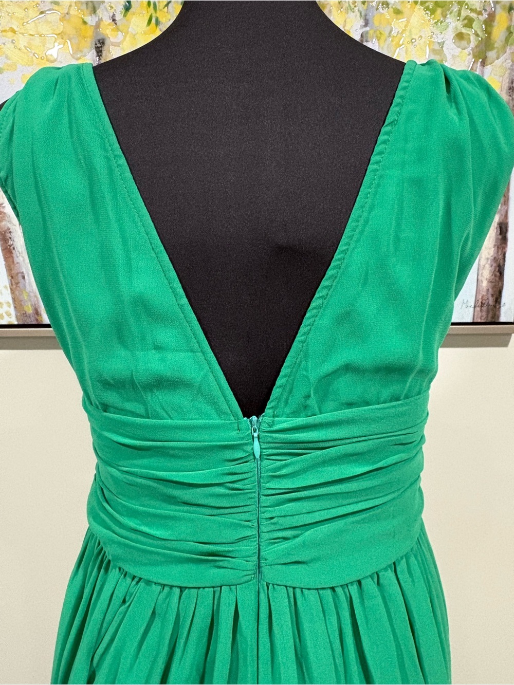 Elegant Emerald Green V-Neck Long Chiffon Maxi Dress - Picture 6 of 13
